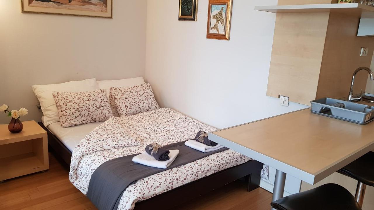 Downtown Belgrade Hostel And Apartments エクステリア 写真